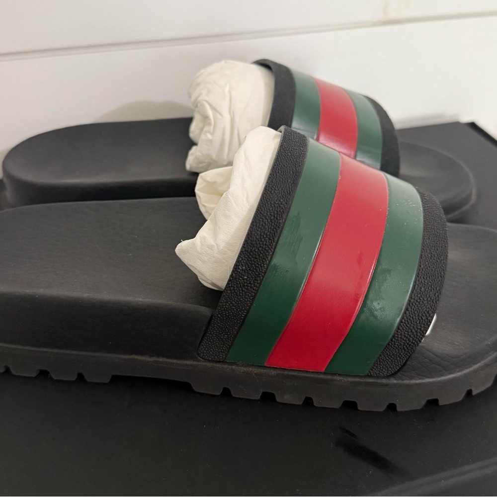 💯 Authentic Gucci slides - Picture 2 of 7